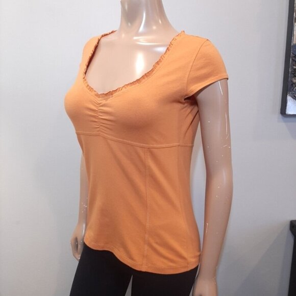 3/$20 LIZ & CO Cap Sleeve Tshirt Ruffled Vneck Shirred Empire Waist Top Pumpkin - Picture 4 of 11